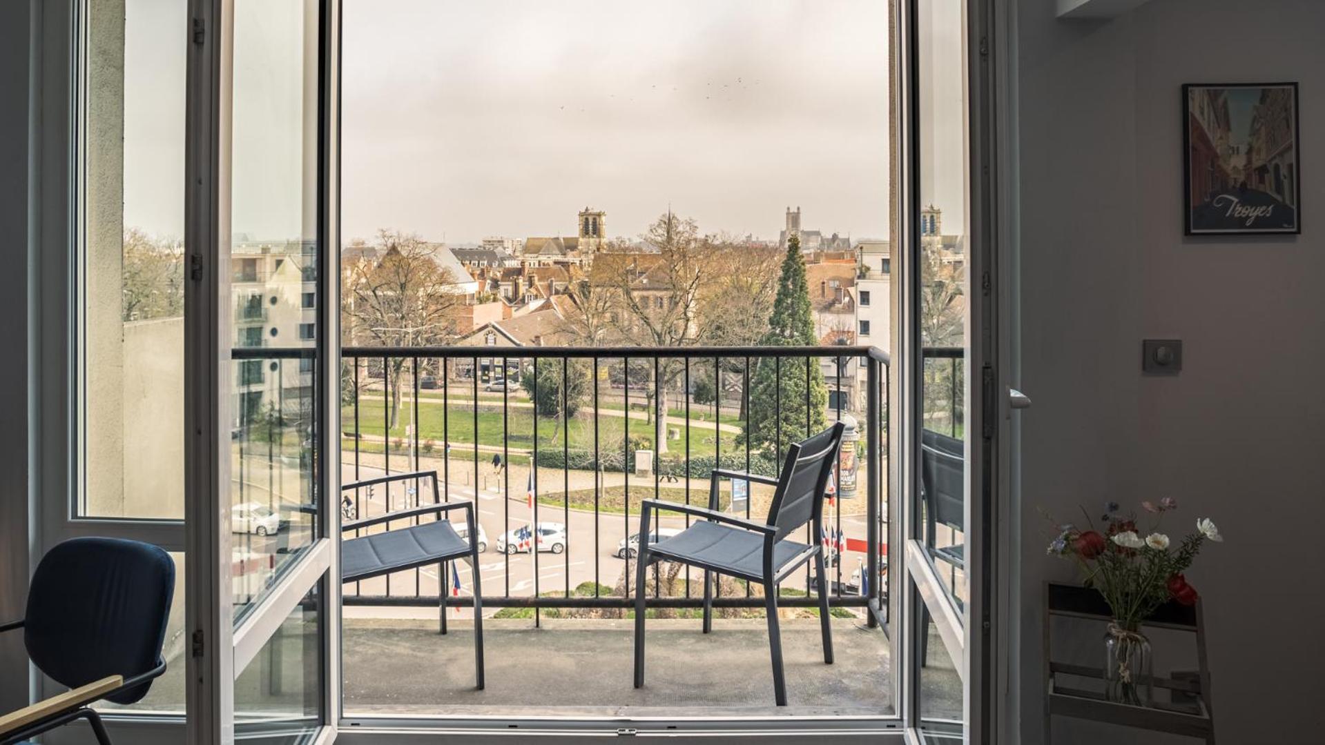 Le Balcon Troyen - Proche Hypercentre - 4 Pers. Apartment Троа Екстериор снимка